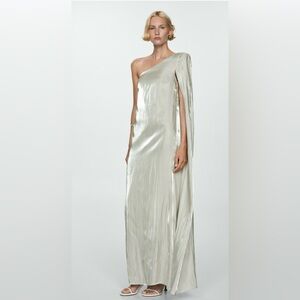 NWT. Asymmetrical gown. Mango